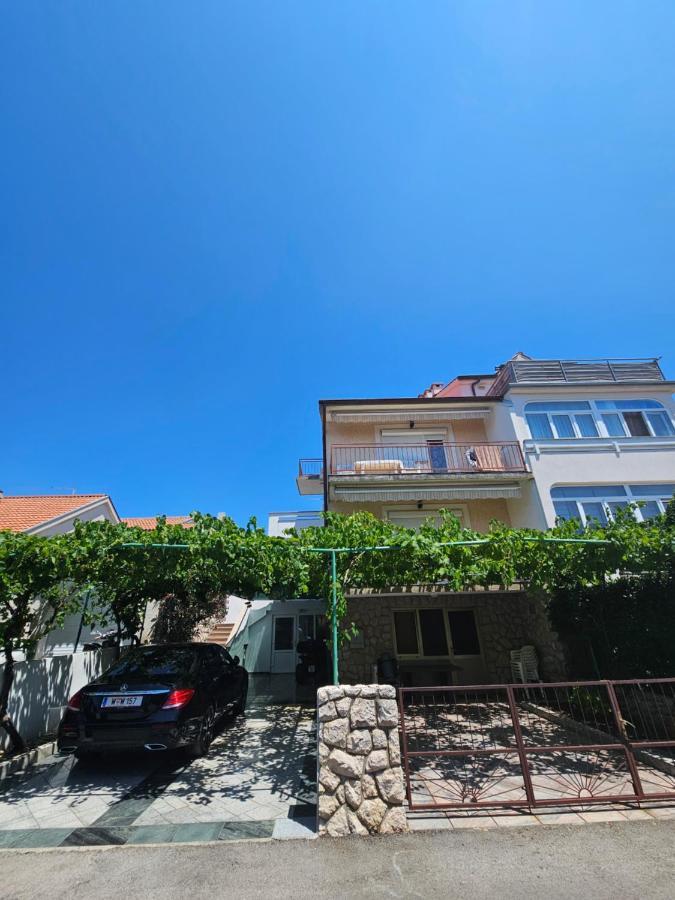 Apartments Bahar Krk Krk Town Exterior photo